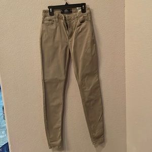 Hollister, Size w24 L30 color is khaki, High-rise Super Skinny Jeans